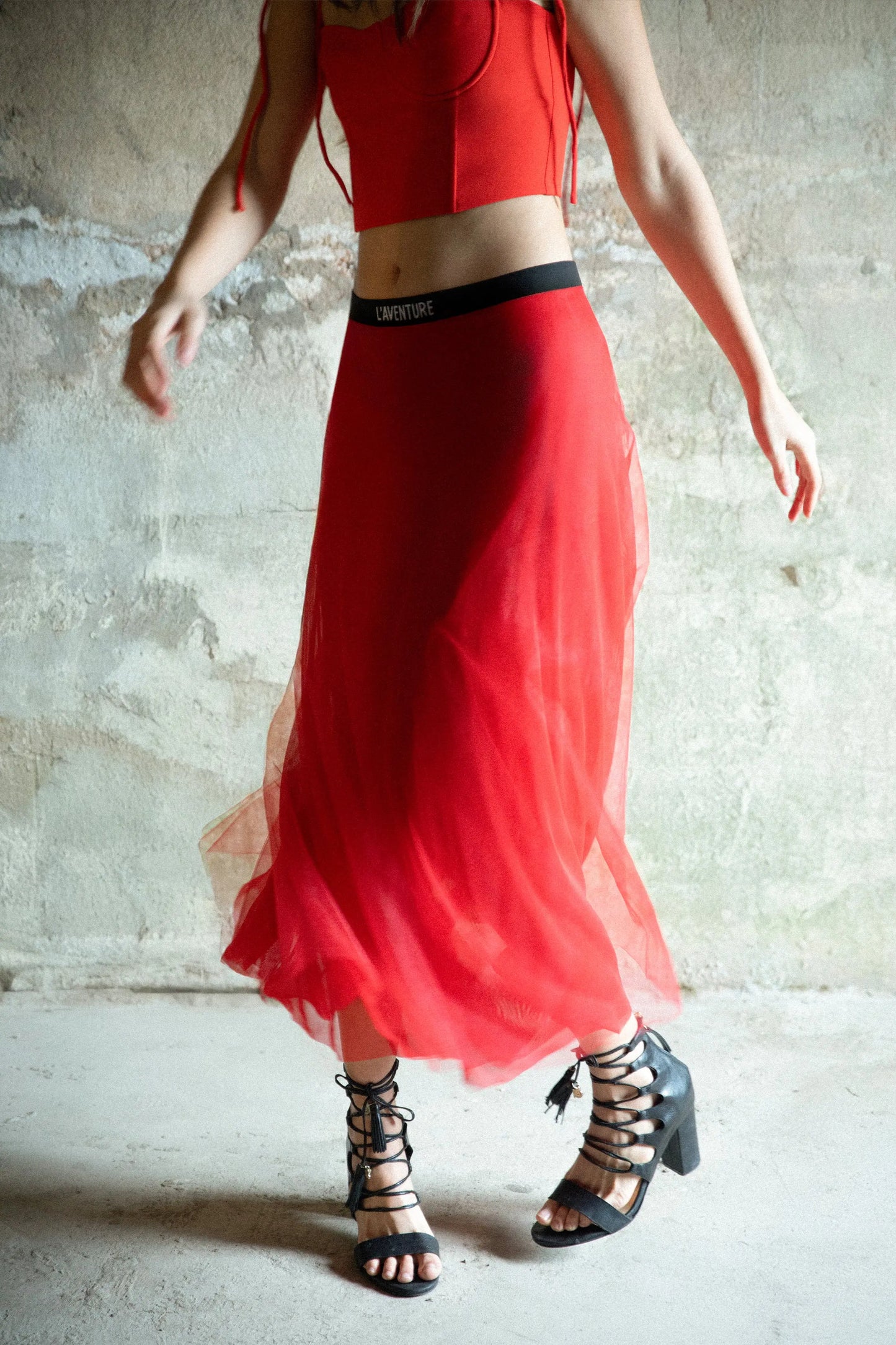 FALDA MIDI CAPAS DE TULL ROJO - L'AVENTURE Argentina