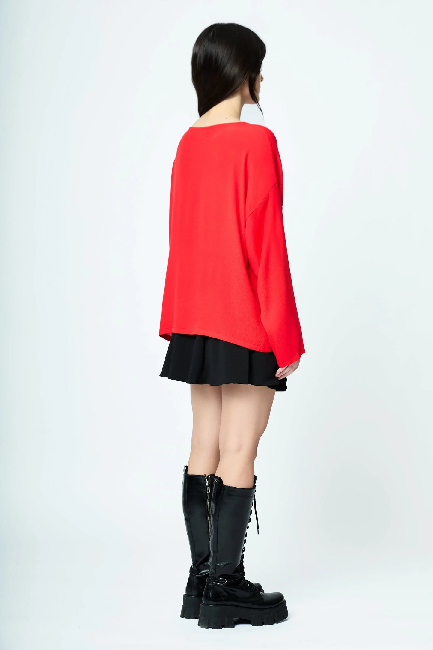 REMERA BORDADA LOGO ROJA - L'AVENTURE Argentina